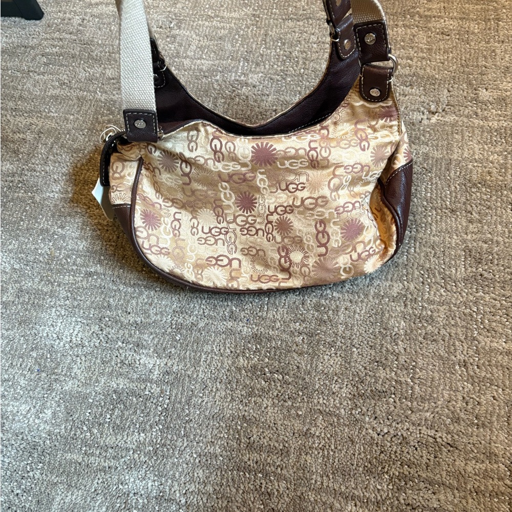 UGG Signature Madison Shoulder Bag – NWT - Picture 2 of 4
